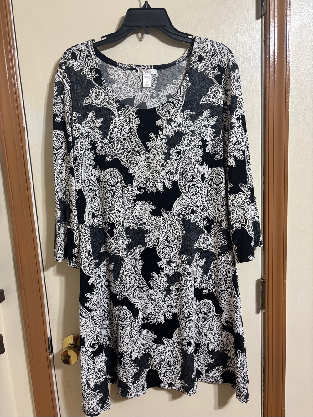 Black & White Paisley Midi Dress - Classic Women's Tunic
